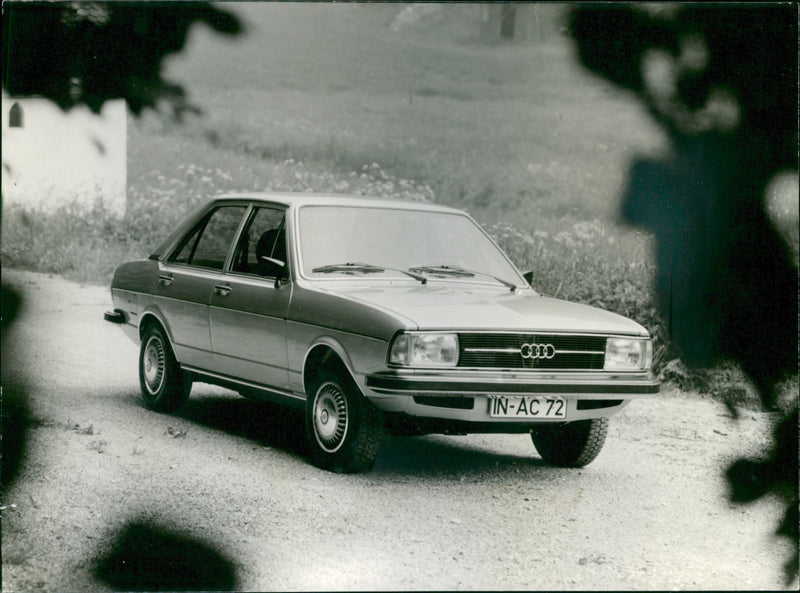 Audi 80 - Vintage Photograph