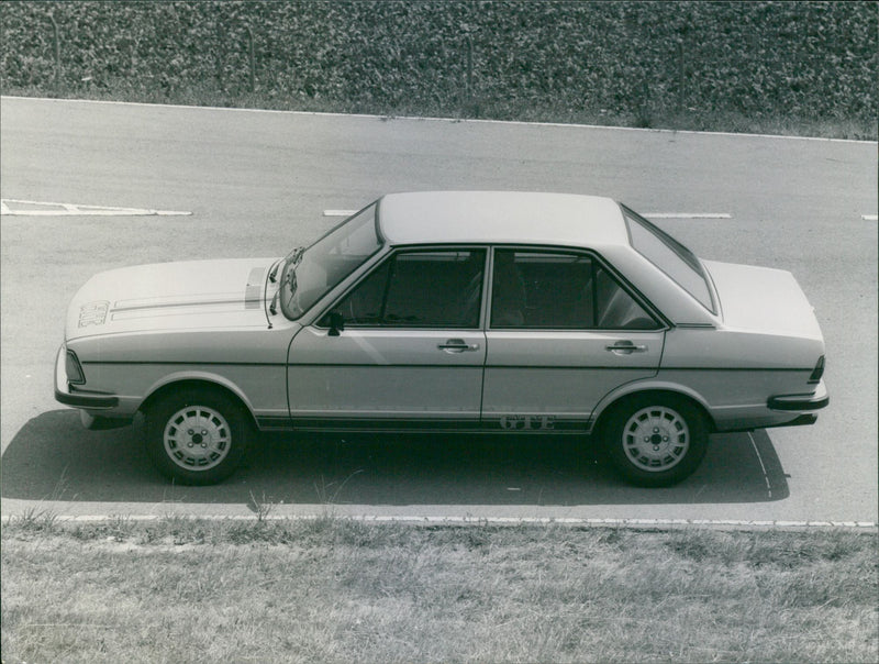 Audi 80 GTE - Vintage Photograph