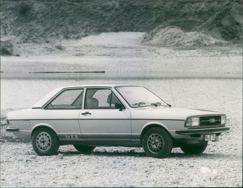 Audi 80 GTE - Vintage Photograph