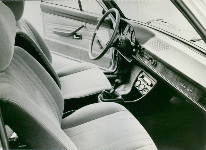 Audi 80 - Vintage Photograph