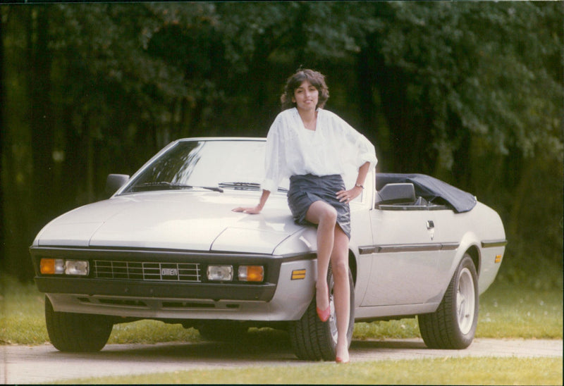 Isuzu Piazza - Vintage Photograph