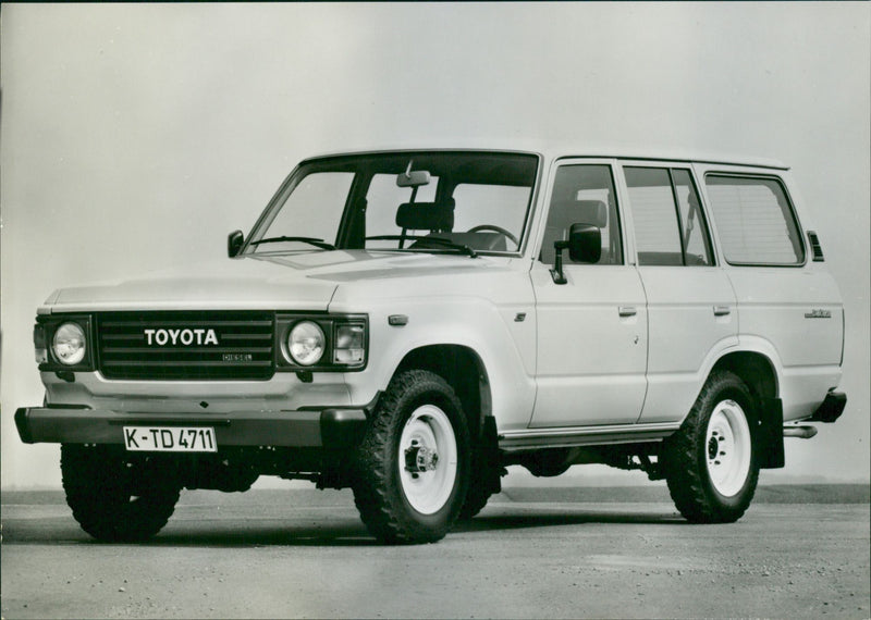 Toyota Landcruiser Station-wagon diesel - Vintage Photograph