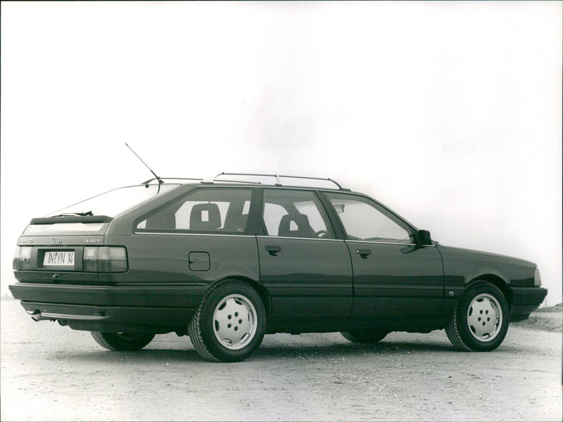 Audi 100 Avant - Vintage Photograph