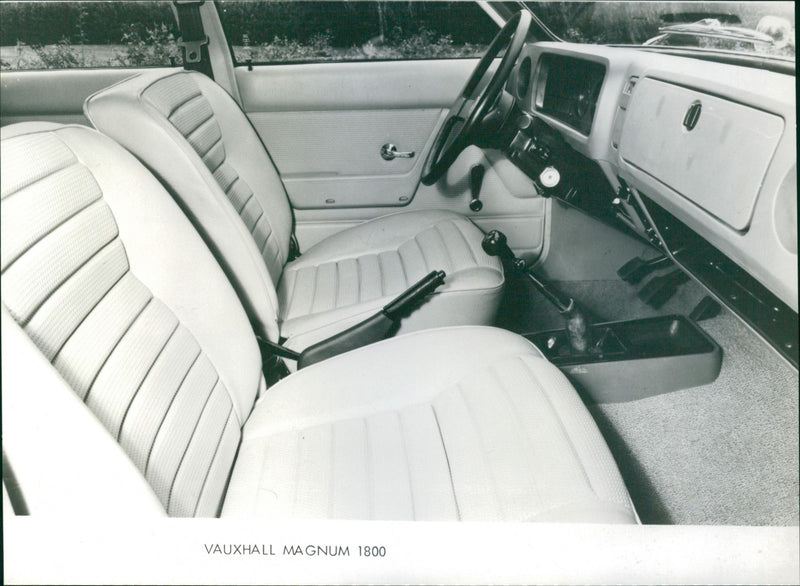 Vauxhall Magnum 1800 - Vintage Photograph