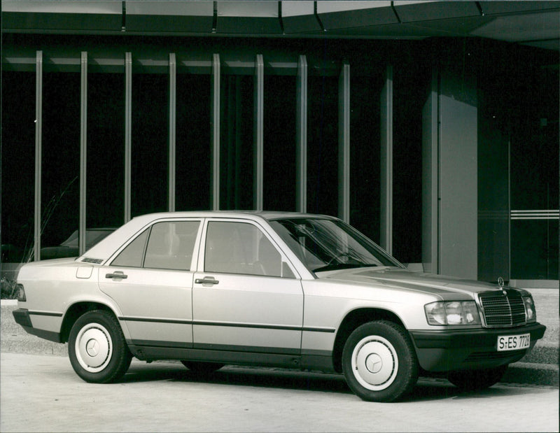 Mercedes-Benz 190/190 E - Vintage Photograph