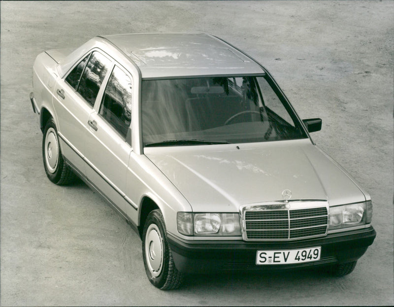 Mercedes-Benz 190/190 E - Vintage Photograph