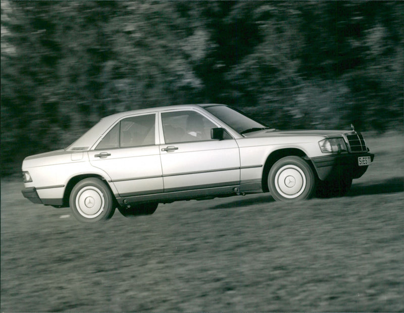 Mercedes-Benz 190/190 E - Vintage Photograph