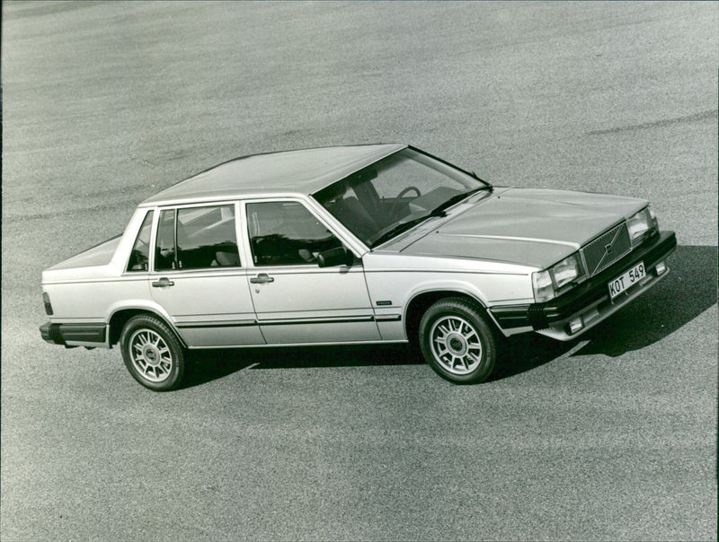 Volvo 760 GLE Turbo Diesel - Vintage Photograph