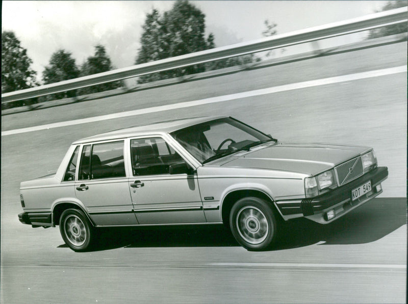 Volvo 760 GLE Turbo Diesel - Vintage Photograph