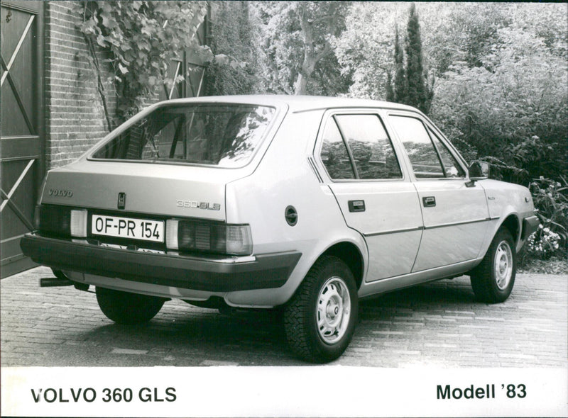 Volvo 360 GLS - Vintage Photograph