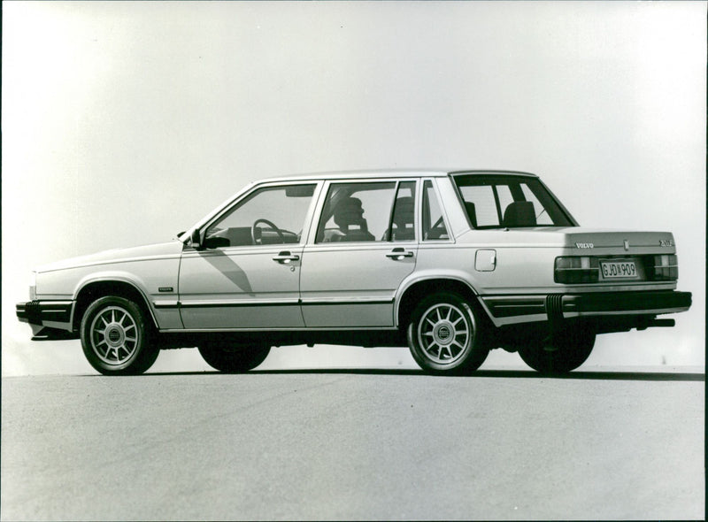 Volvo 760 GLE - Vintage Photograph