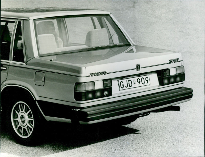 Volvo 760 GLE - Vintage Photograph