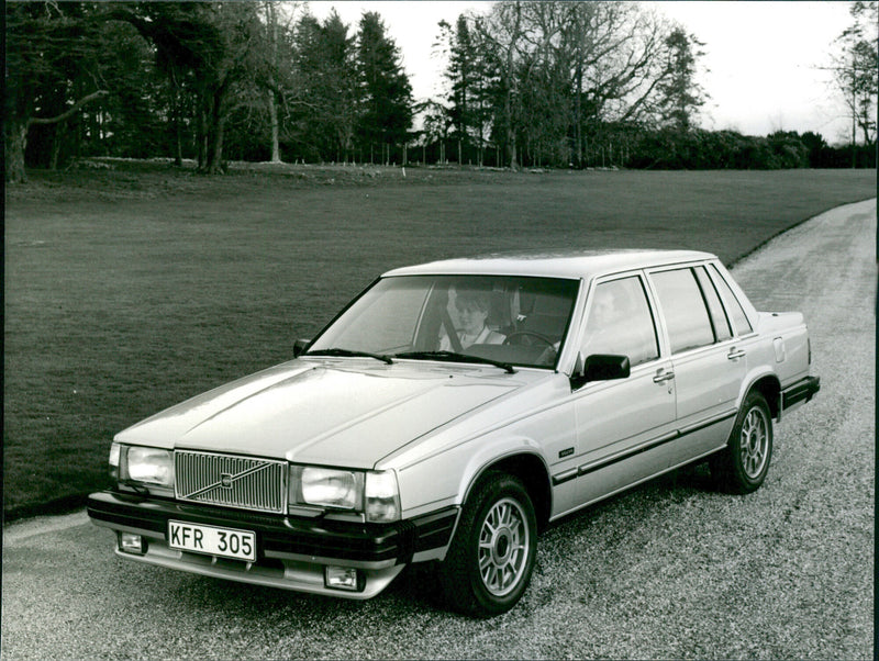 Volvo 760 GLE - Vintage Photograph