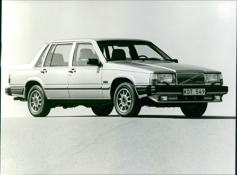 Volvo 760 GLE - Vintage Photograph