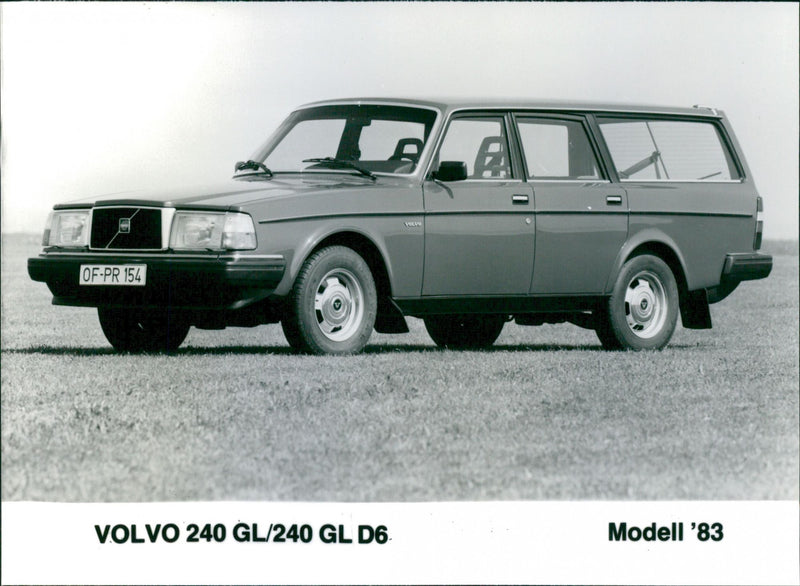 Volvo 240 GL/240 GL D6 - Vintage Photograph