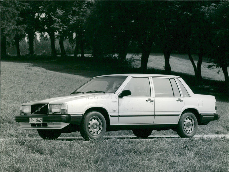 Volvo 740 GLE - Vintage Photograph