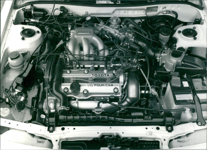 Toyota Camry 2500 V6 Gli - Vintage Photograph