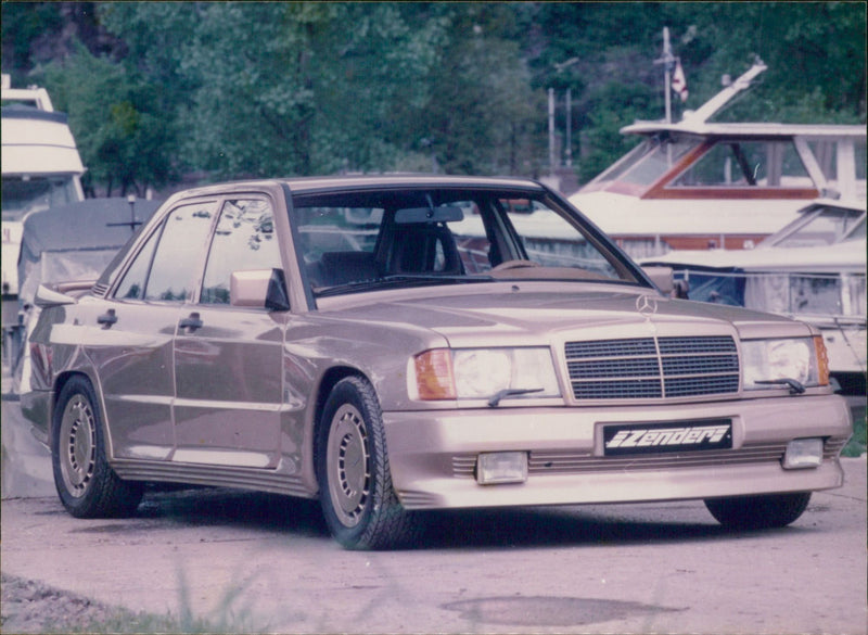 Zender Mercedes-Benz 190E Widebody - Vintage Photograph