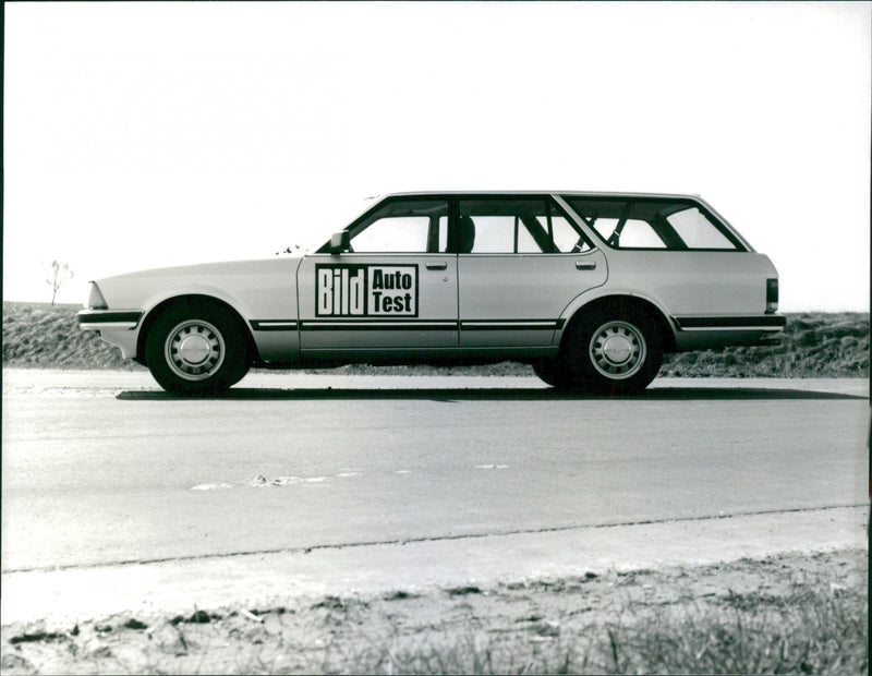 Bild Test Auto
Inside COPYRIC
Bild Auto Test AST ! - Vintage Photograph