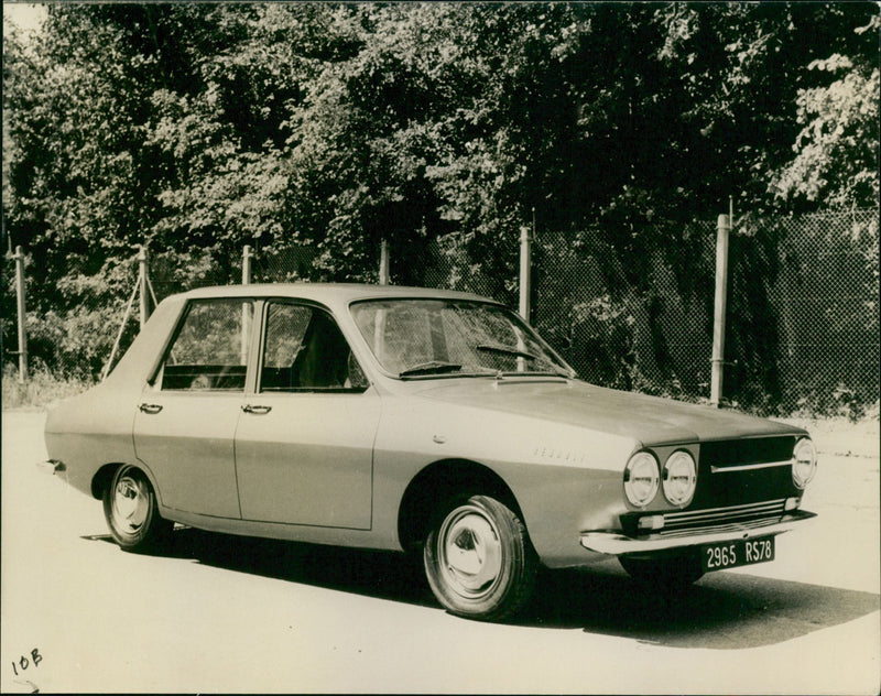 Renault 12 - Vintage Photograph