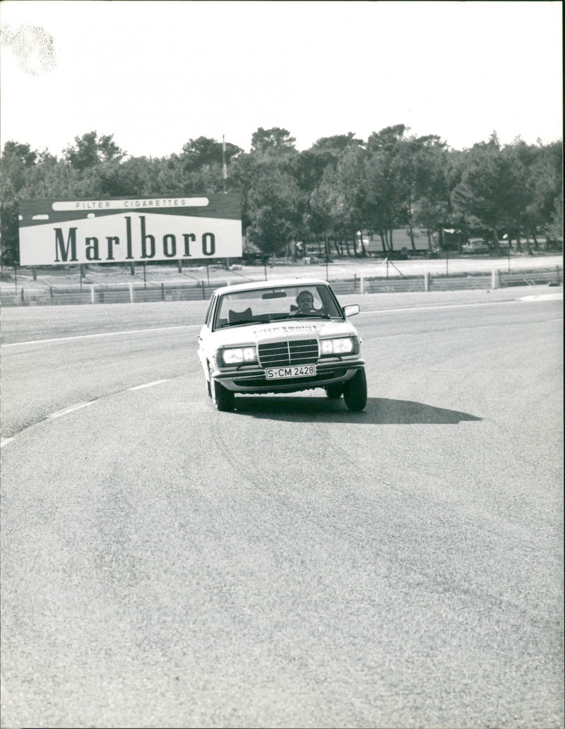 Mercedes-Benz W123 - Vintage Photograph