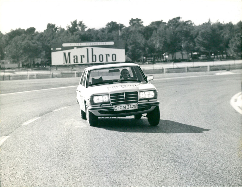 Mercedes-Benz W123 - Vintage Photograph