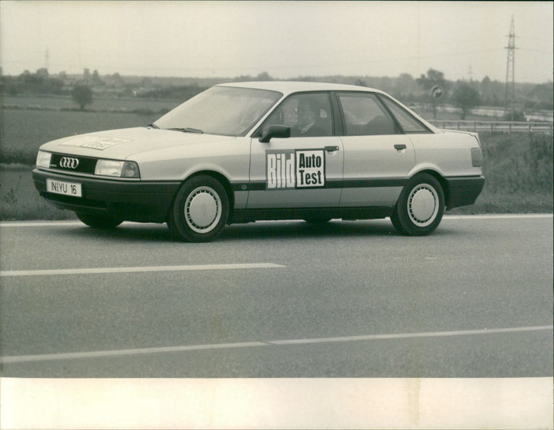 Audi 80 - Vintage Photograph
