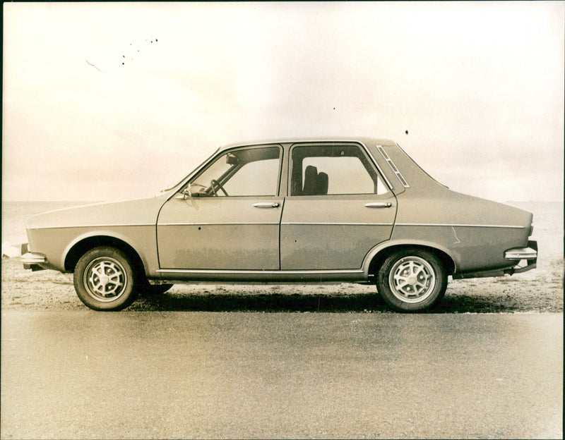 Renault 12 TS - Vintage Photograph