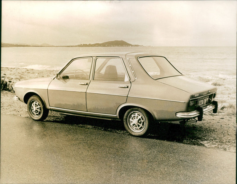 Renault 12 TS - Vintage Photograph