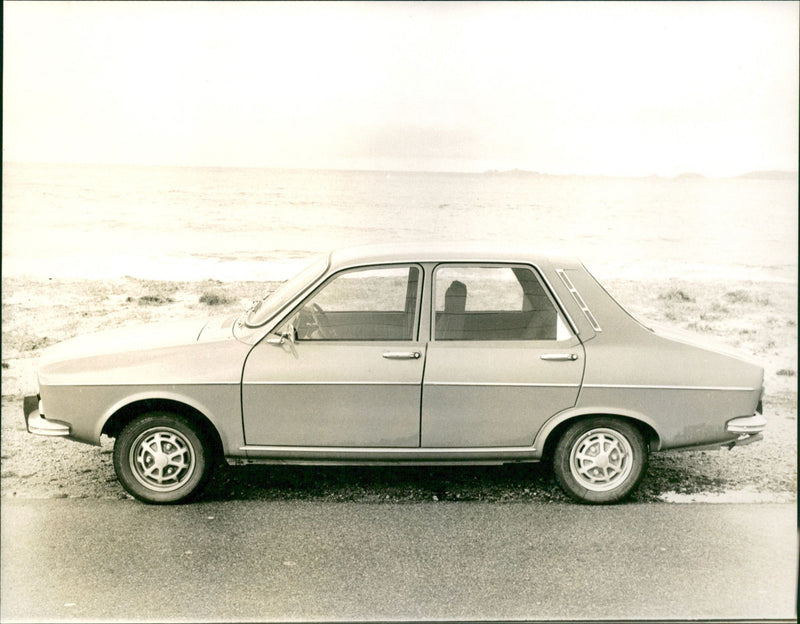 Renault 12 TS - Vintage Photograph