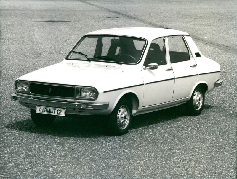 Renault 12 - Vintage Photograph