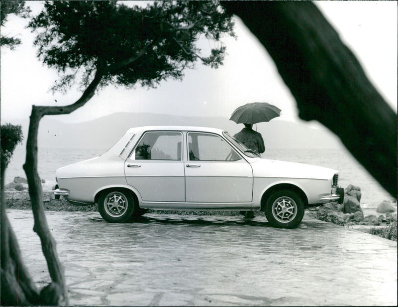 Renault 12 TS - Vintage Photograph