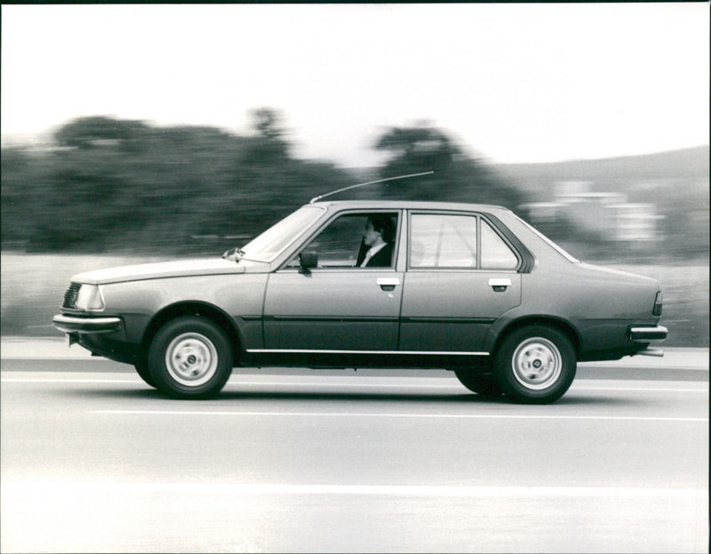 Renault 18 - Vintage Photograph