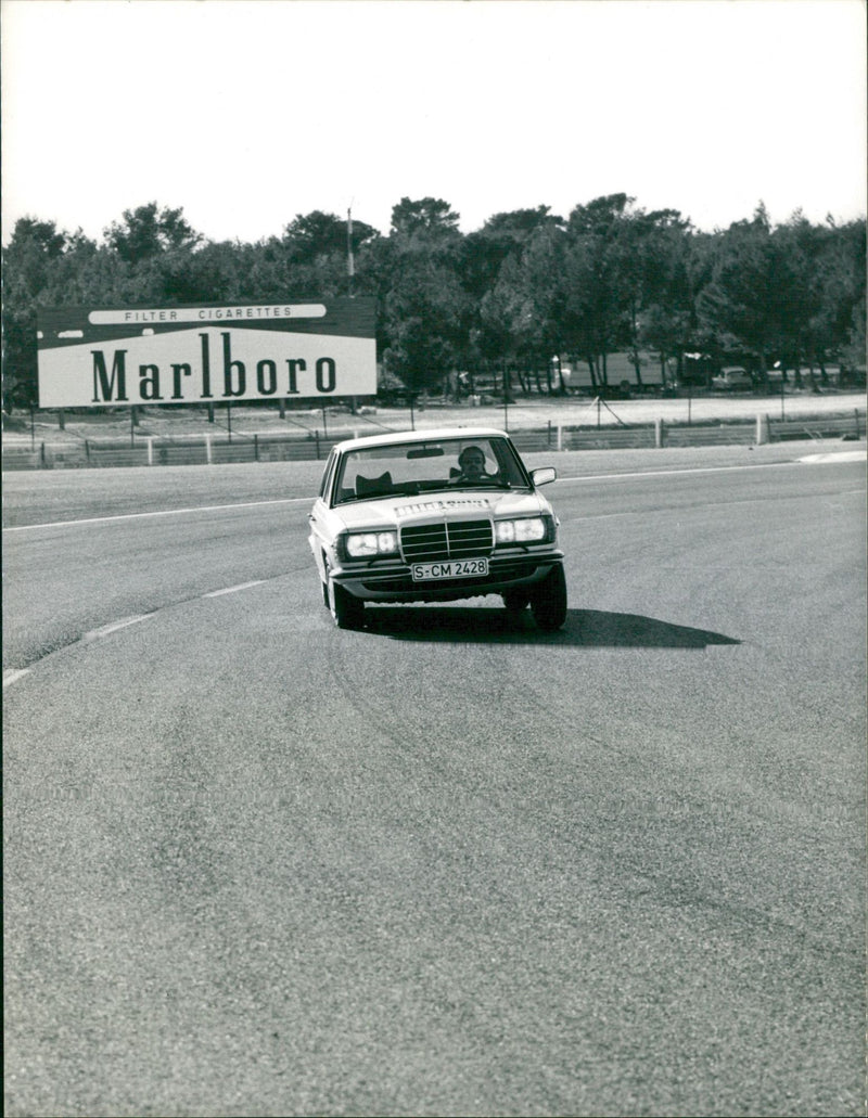 Mercedes Benz W123 280 - Vintage Photograph
