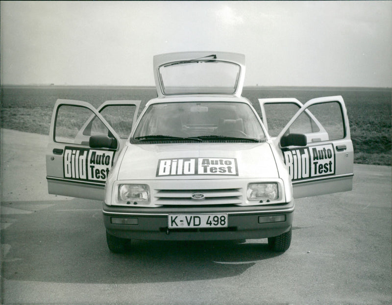 Ford Sierra 1.6 GL - Vintage Photograph