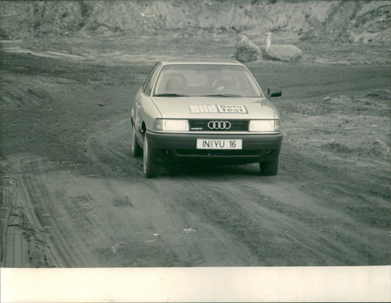Audi 80 - Vintage Photograph