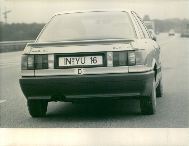 Audi 80 - Vintage Photograph