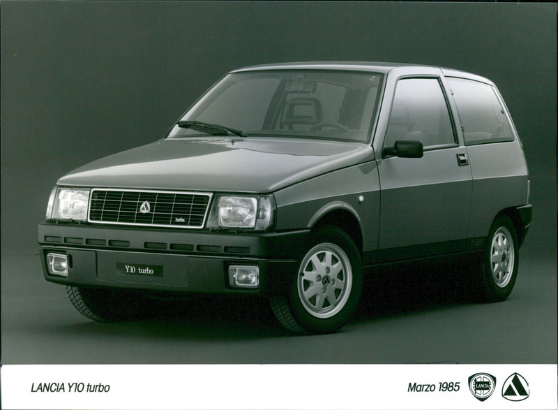 Lancia Y10 touring - Vintage Photograph