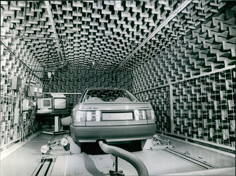 Audi 80 Quattro - Vintage Photograph