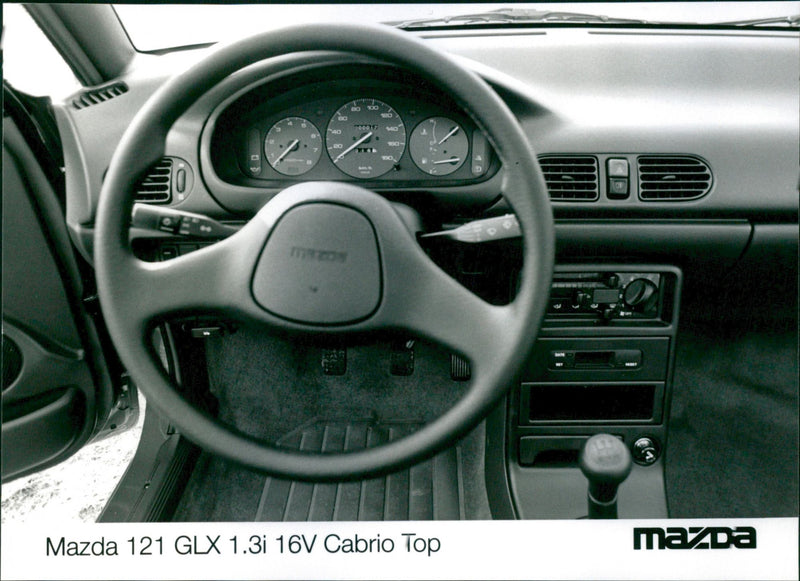 Mazda 121 GLX 1.3i 16V Cabrio Top dashboard - Vintage Photograph