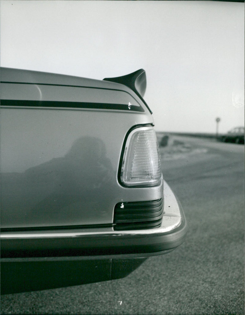 Peugeot 505 STI - Vintage Photograph
