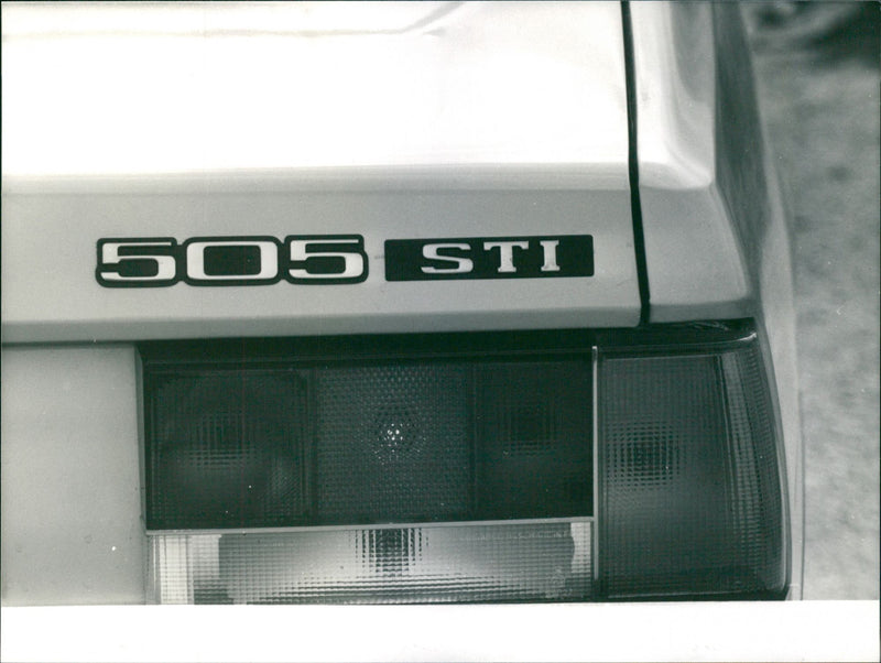 Peugeot 505 STI - Vintage Photograph