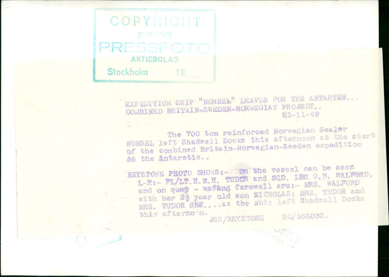 COMPLIMENTS RAPHAEL DIVISION SWEDEN KEYSTONE SHIP EXPEDITION BRITAIN - Vintage Photograph