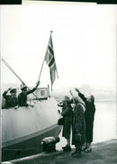 COMPLIMENTS RAPHAEL DIVISION SWEDEN KEYSTONE SHIP EXPEDITION BRITAIN - Vintage Photograph