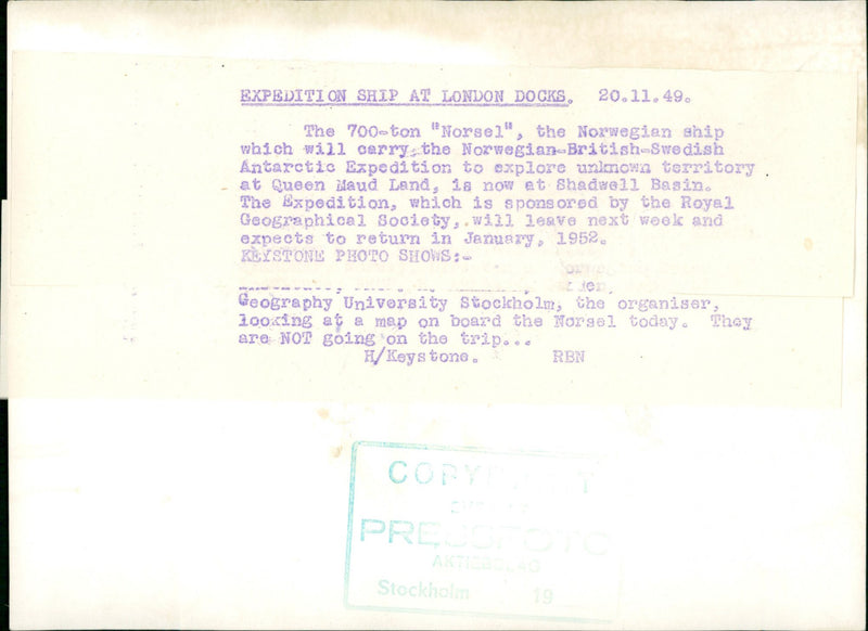 1952 COMPLIMENTS RAPHAEL DIVISION THELL KING SHIP BRITISH QUEEN EXPEDITION - Vintage Photograph