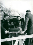 1952 COMPLIMENTS RAPHAEL DIVIS AIRCRAFT ANTARCTIC SWEDISH ENGLISH EXPEDITION - Vintage Photograph