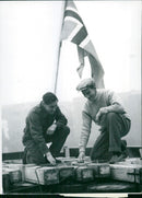 1952 COMPLIMENTS RAPHAEL DIVISION THELL PET JOHN SHIP QUEEN ROYAL EXPEDITION - Vintage Photograph