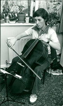 MUSICIAN BOXER - Vintage Photograph