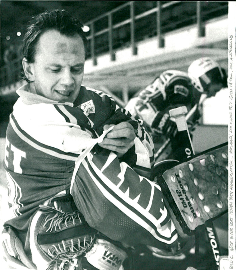 Ishockeyspelaren Göte Wälitalo - Vintage Photograph