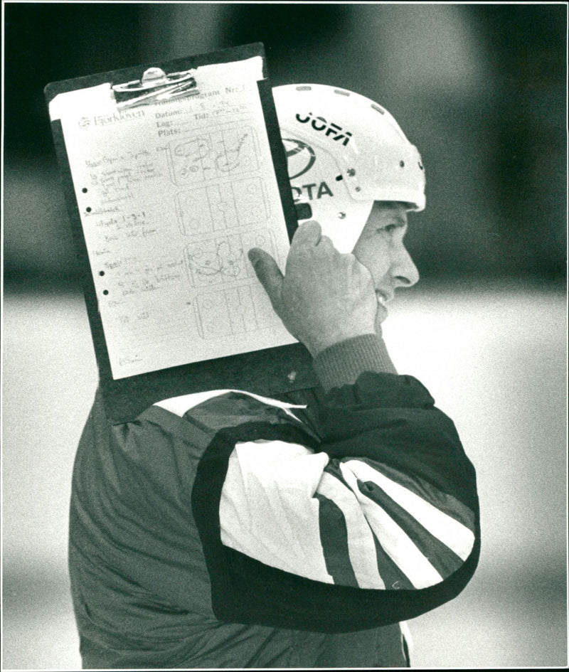 Roland Stoltz, tränare Björklöven - Vintage Photograph